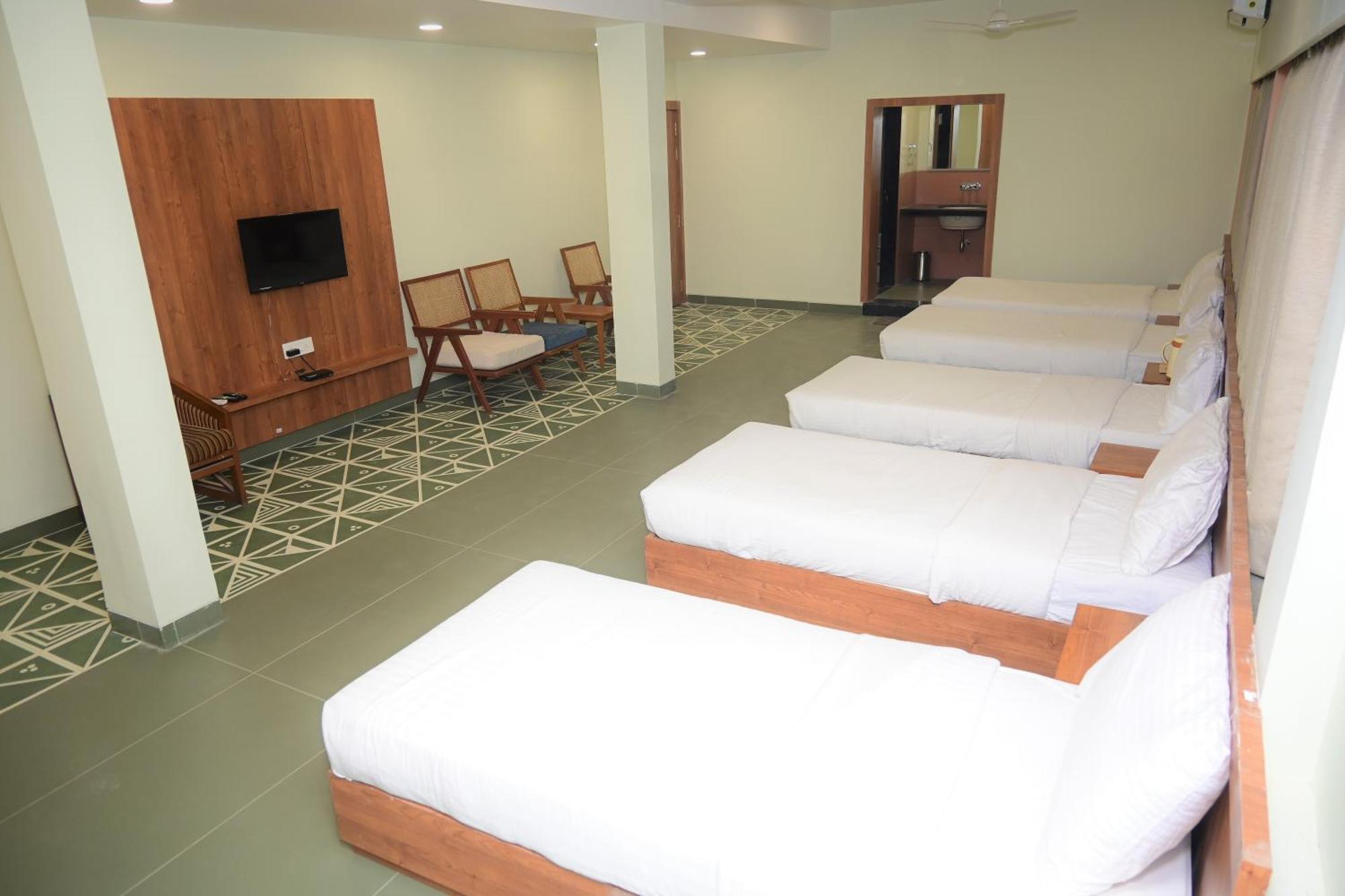 Hotel Ashray 우자인 외부 사진