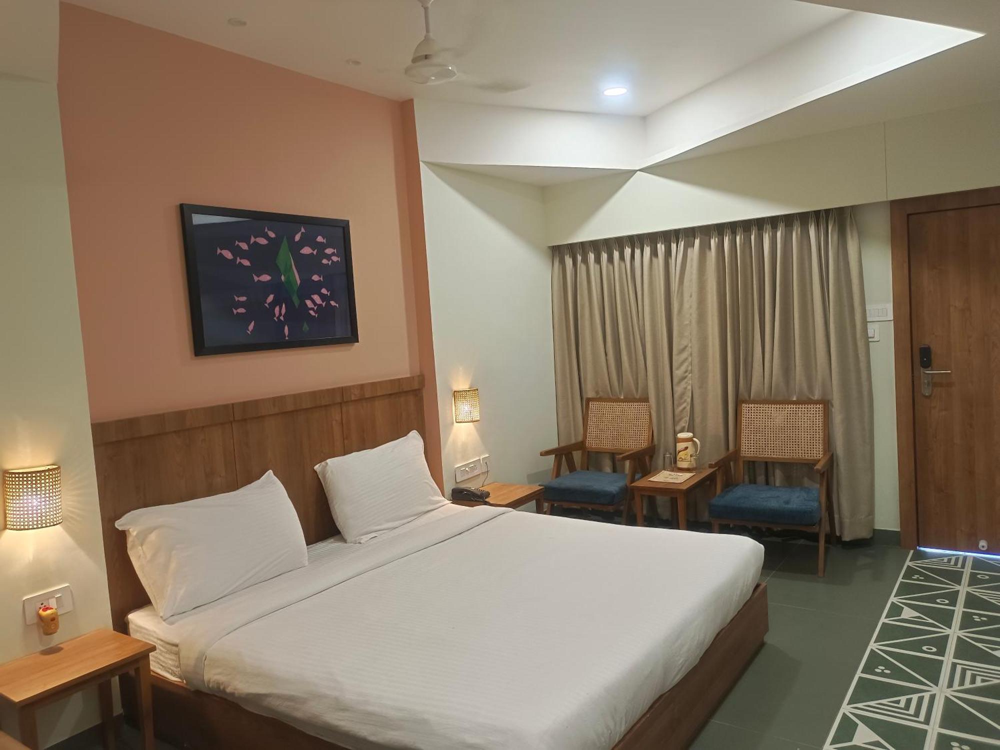 Hotel Ashray 우자인 외부 사진
