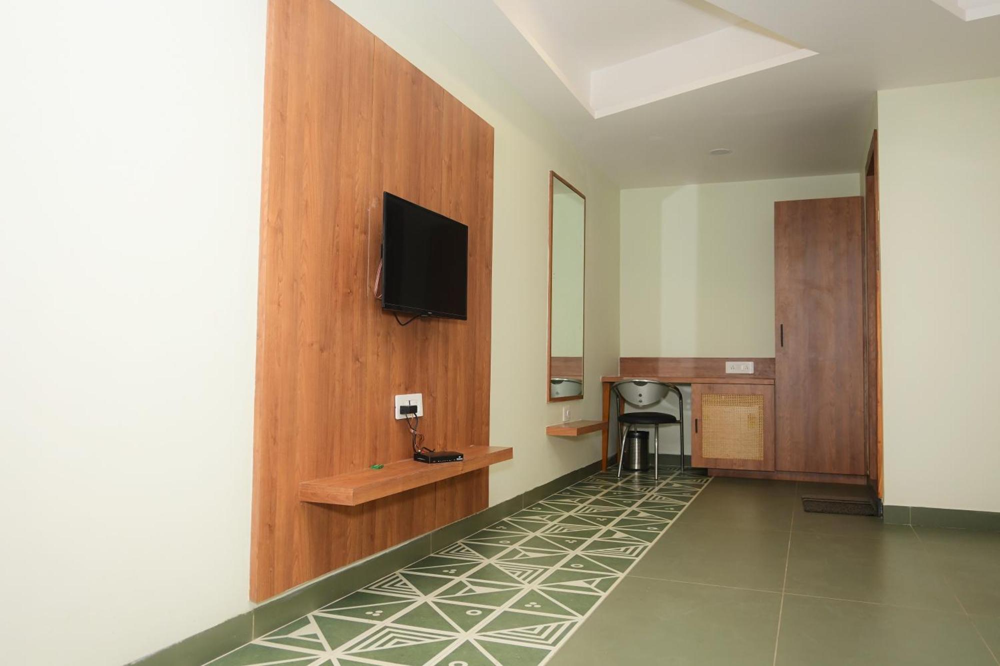 Hotel Ashray 우자인 외부 사진